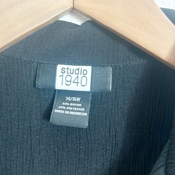 Studio1940 Black Collared Button Down Maxi Dress With Attached Belt To Tighten - Picture 5 of 9